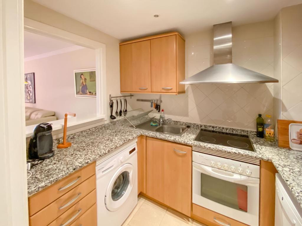 Apartamento En Los Patios De Santa Maria Golf Marbella Exterior photo