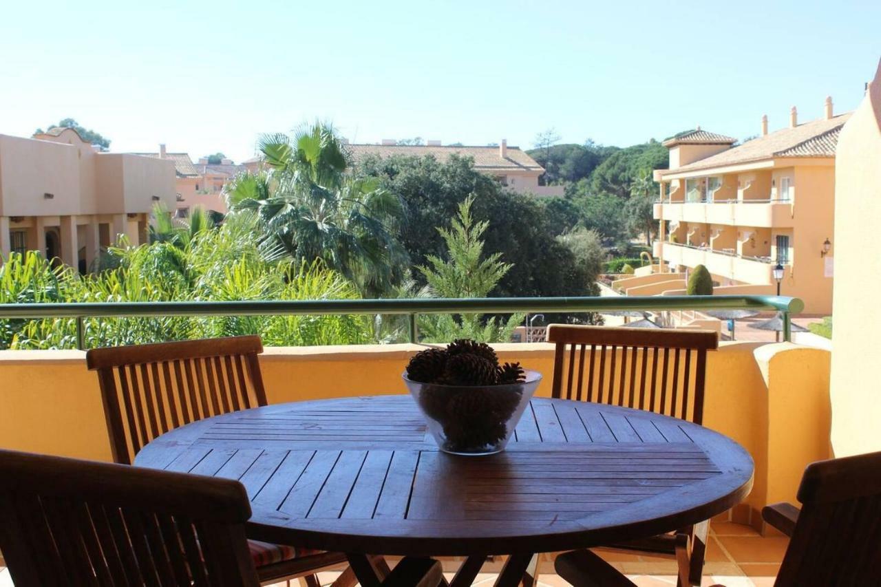 Apartamento En Los Patios De Santa Maria Golf Marbella Exterior photo