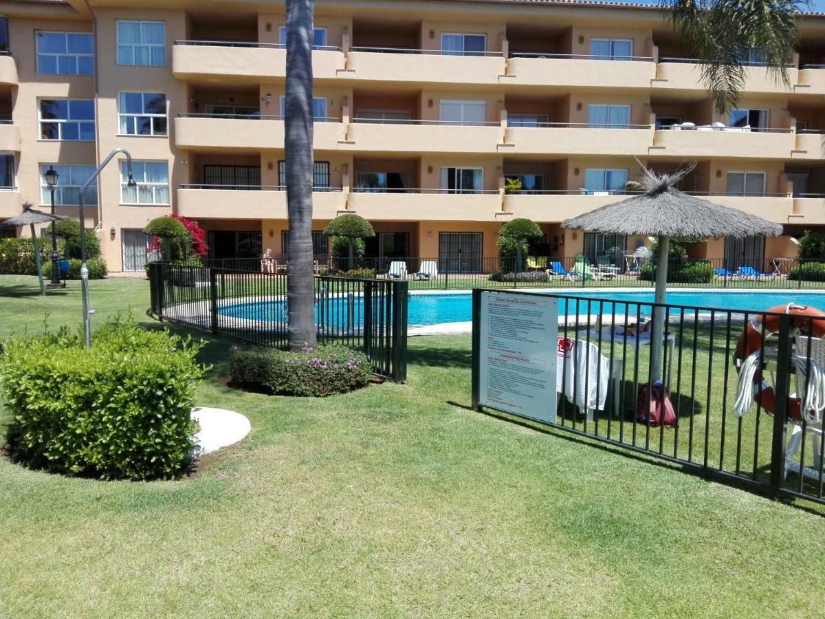 Apartamento En Los Patios De Santa Maria Golf Marbella Exterior photo